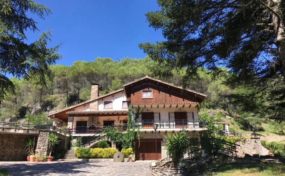 Bed and Breakfast Els Avets De La Muga Sant Llorenc de la Muga Экстерьер фото