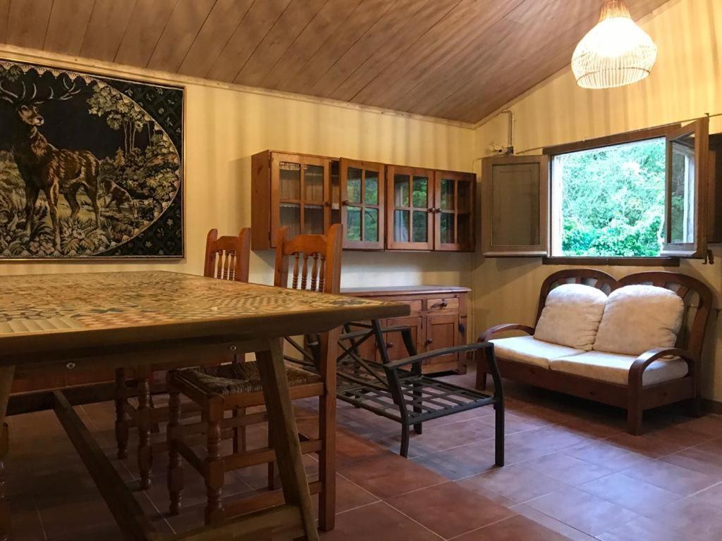 Bed and Breakfast Els Avets De La Muga Sant Llorenc de la Muga Экстерьер фото
